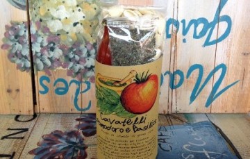 Italian Pasta Kit Cavatelli with basilico and tomato sauce